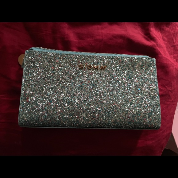 Sigma Cinderella make up bag - Picture 1 of 4